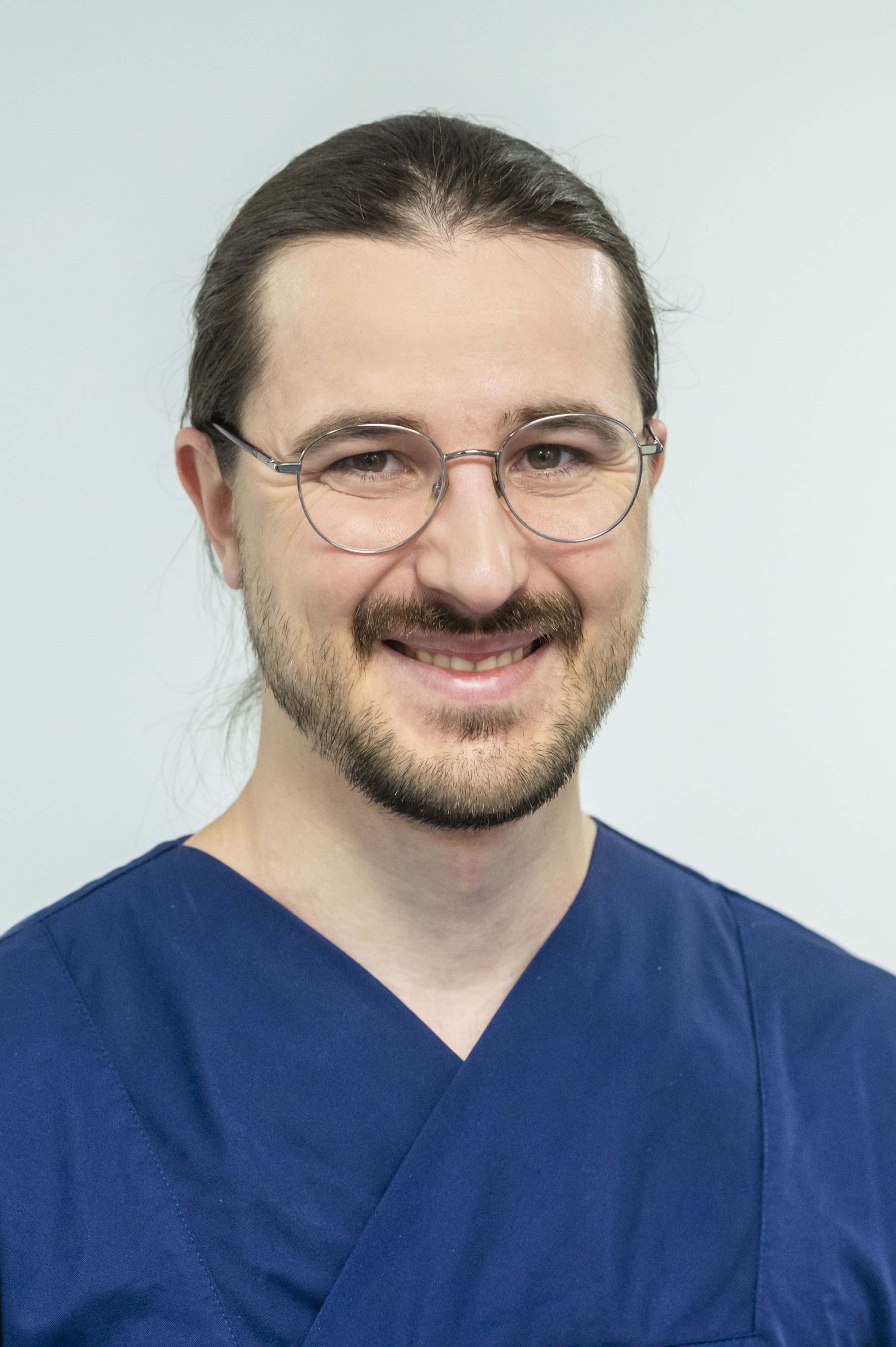 Dr. med. Simon Lopez
